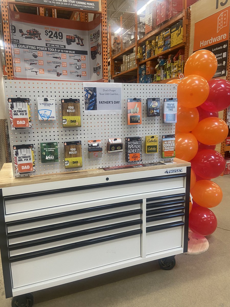 mellietHD's tweet photo. Don’t forget Dad!!!  We have your gift cards at 1942!  @Fpanico25 @therealfrancisj @jgirv257 @JohnMolenda3 https://t.co/MvByaiJcoV