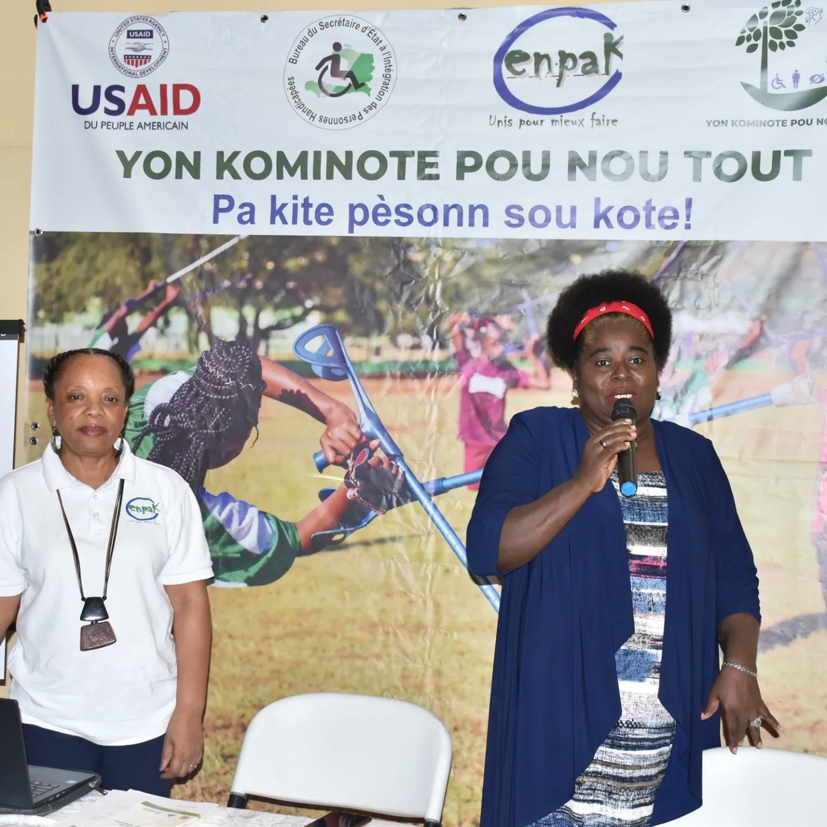 EnpakHaiti's tweet photo. 1er jour aux Cayes de l'atelier sur la CRDPH pour les représentants de la société civile, fournisseurs de services et institutions étatiques. Nous allons parler d'inclusion pendant 2 jours, parce que nous sommes tous concernés.
#yonkominotepounoutout #CONAPH @USAID_Haiti @BSEIPH https://t.co/pDdoyopqln