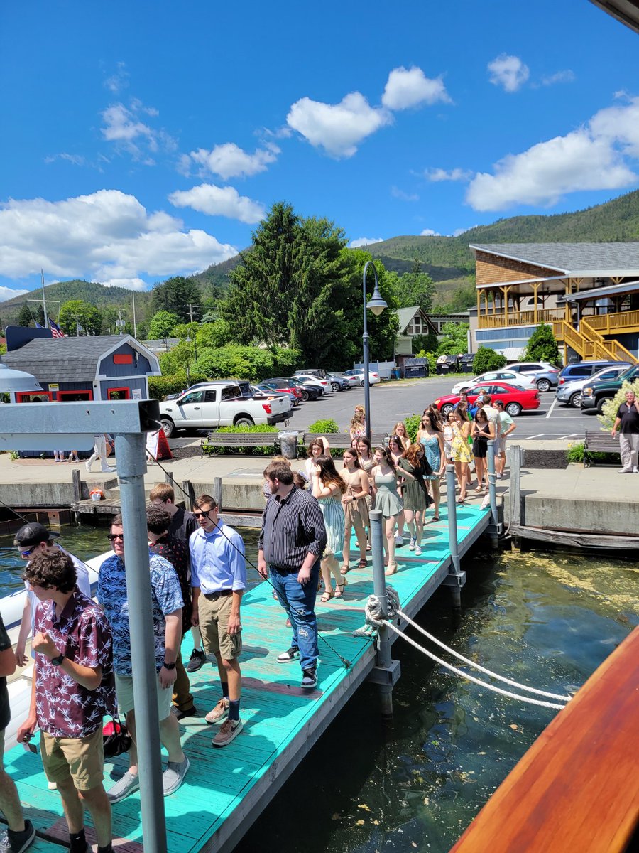 MrSnideQHS's tweet photo. Class of 2022 Senior Cruise! https://t.co/voVfnpOEv3