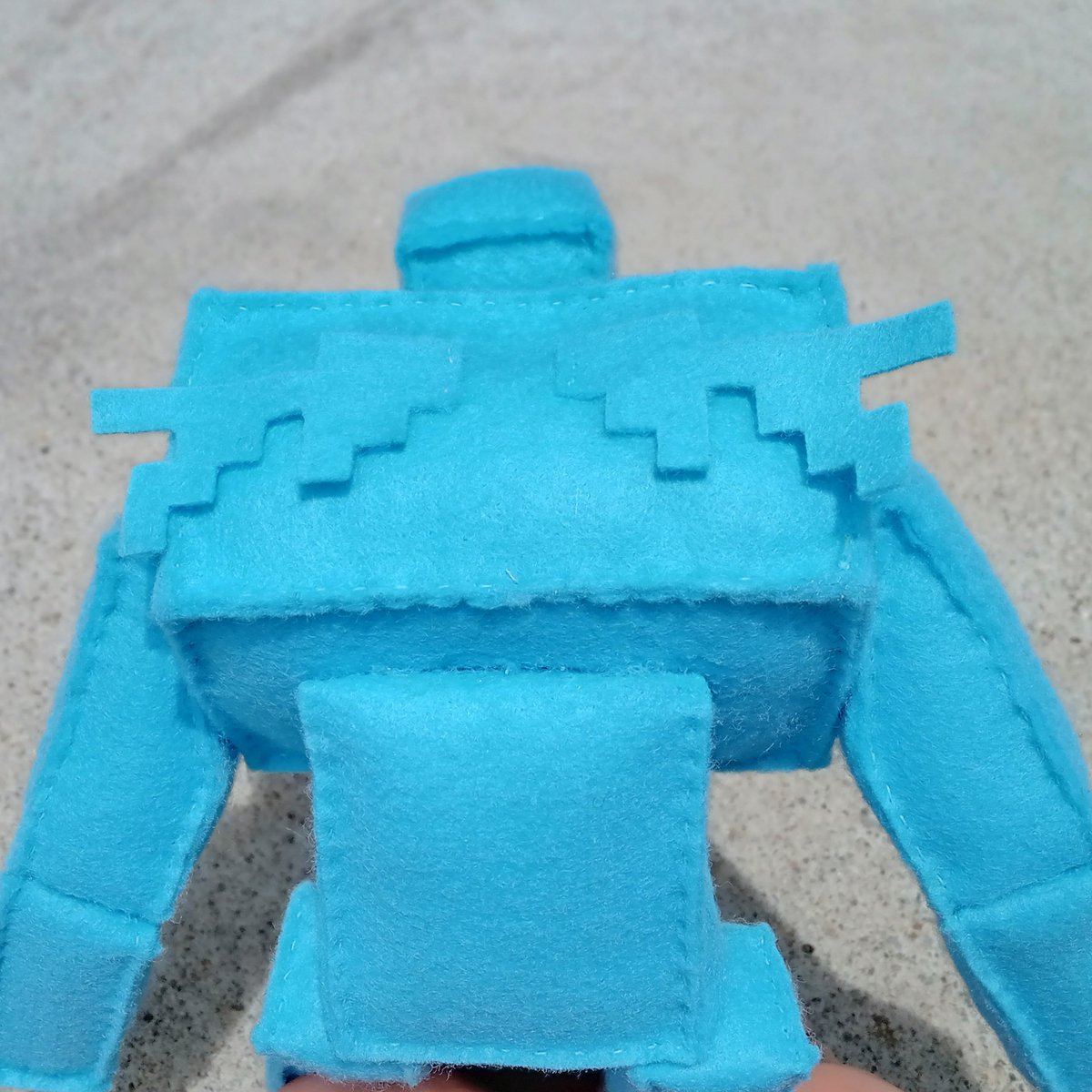 FathersCraft's tweet photo. Will you like it even if it's rugged?
How to make a plush toy - DIY https://t.co/kggnnJTmc7 @YouTube 

My children loves #Minecraft ,so I made a plush toy for my children.
#MinecraftNowSubmit 
#FeatureMeMinecraft
#allay  
#felt https://t.co/dyaHKizE1z