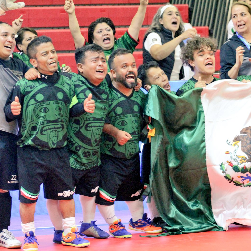 ClubMexdeFútbolTB tweet media