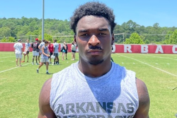 ArRecruitingGuy's tweet photo. 4-star CB runs blistering 40 time at Arkansas camp: Cornerback Tay’shawn Wilson made the trip to Arkansas to impress and impress he did during Saturday’s prospect camp by running 4.28 seconds in the 40 yard dash. https://t.co/B51tXZ6le2 https://t.co/dxzX04Ba8W