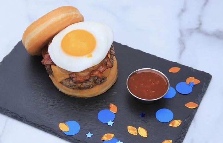 CounterNorCal's tweet photo. Burger = good. Cheeseburger = better. Donut burger = absolutely incredible! Our newest creations, the Donut Burger &amp; Donut Shake will only be available until June 30th- you 🍩 want to miss out! https://t.co/hRI6yOxlFu