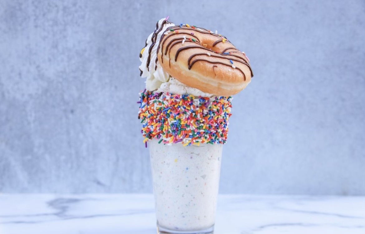 CounterNorCal's tweet photo. Burger = good. Cheeseburger = better. Donut burger = absolutely incredible! Our newest creations, the Donut Burger &amp; Donut Shake will only be available until June 30th- you 🍩 want to miss out! https://t.co/hRI6yOxlFu