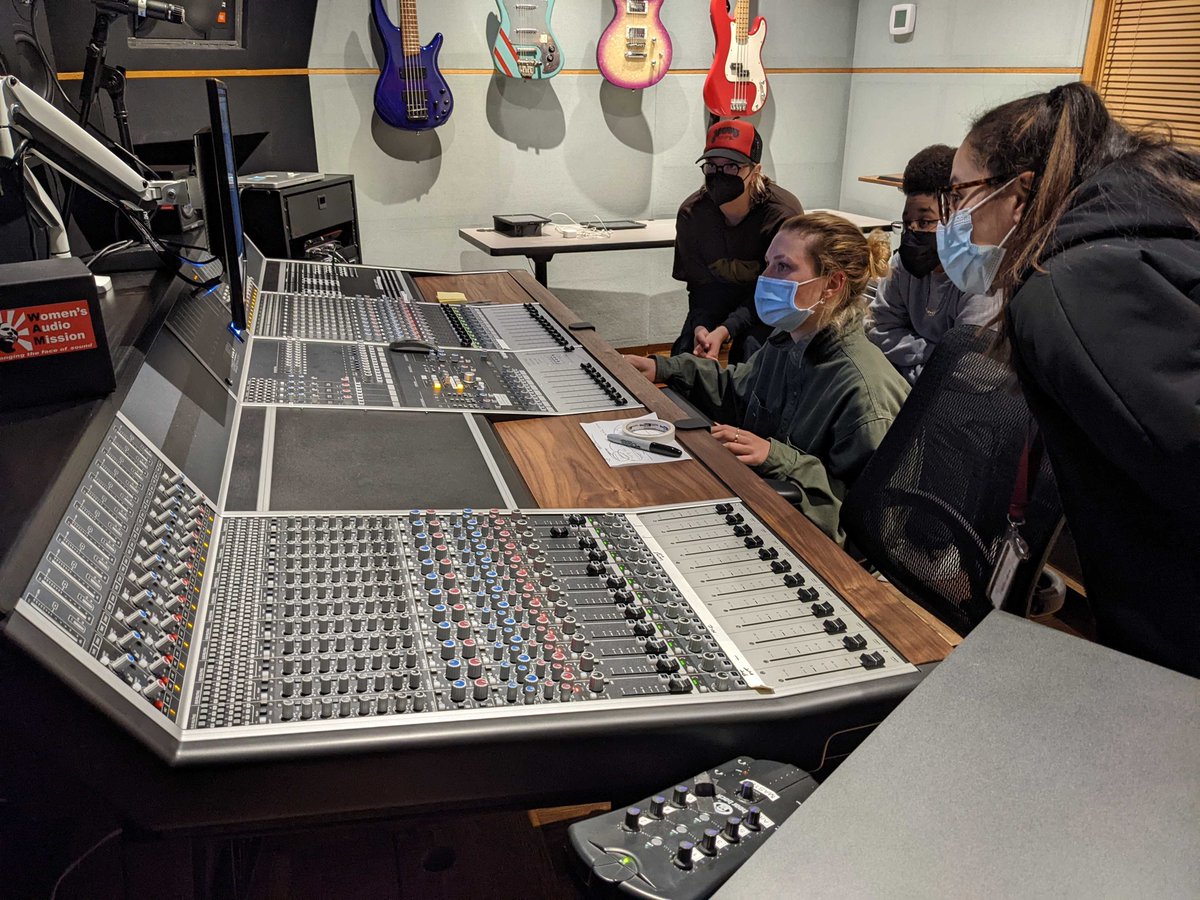 womensaudio's tweet photo. WAM is the only professional recording studio in the world run entirely by women &amp; gender diverse folks. The studio has a vast collection of amazing audio gear &amp; mics, &amp; has hosted projects by @Alanis Morrissette, @Timbaland,  @radiohead, &amp; more! 

👉 https://t.co/BwHinpus72 https://t.co/tEReDb9Auf