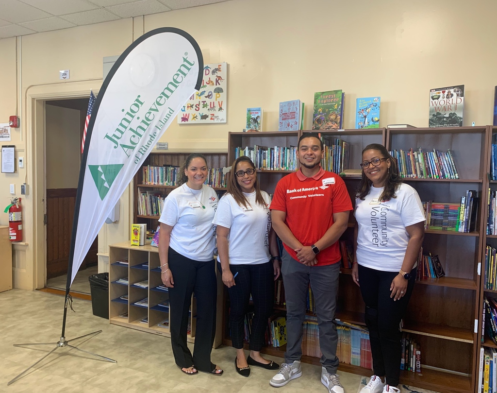 JARhodeIsland's tweet image. Thank you to our amazing volunteers from @centrevillebank @bankofamerica and @santanderbankus for volunteering at Segue Institute for Learning in Central Falls for our #JAinaDAY.

We are grateful for you taking the time today to empower our students to prepare for their futures!