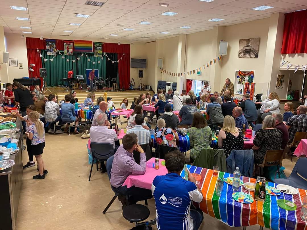 DysynniHockey's tweet photo. On Saturday night we held our presentation of awards night. It was lovely to see so many members, parents and friends of the club present. Thank you to all that contributed to the food, and a big thank you to the BOMS for the amazing entertainment! Thanks @YsgolUwchTywyn https://t.co/KXBGVpuLpx