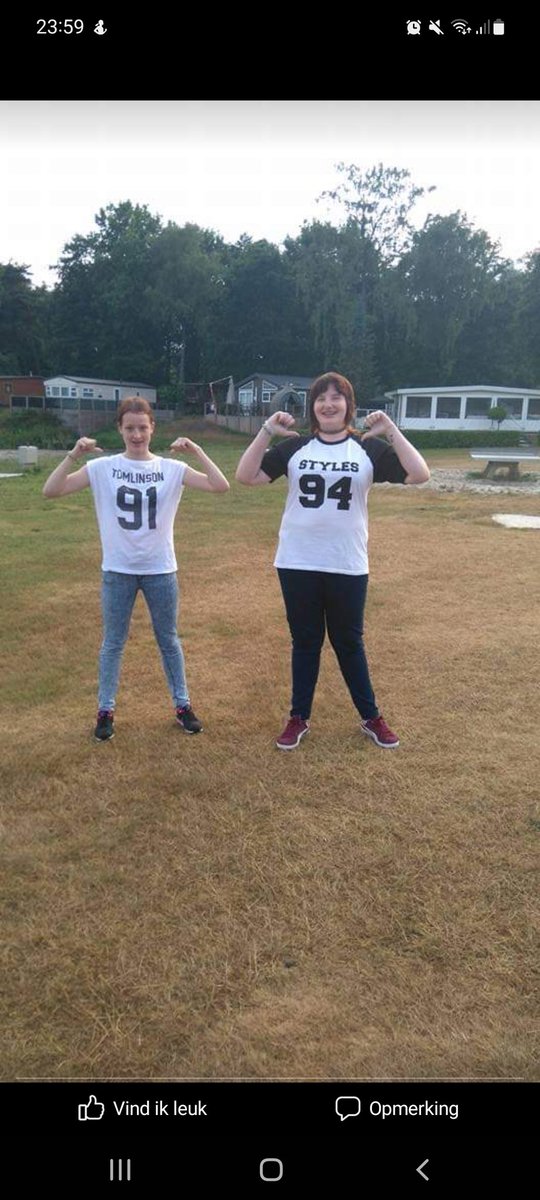 linseyploeg's tweet photo. Weet niet of dit mag maar ben op zoek naar het linker meisje op deze foto ooit waren we bff's. Dit is wel een hele oude foto zou iemand me kunnen helpen haar te kunnen vinden. Zou graag weer met der in contact komen 🥰
@TeamHarryNL @Harry_Styles #HarryStyles #LouisTomlinson https://t.co/dxv8DD0h7S