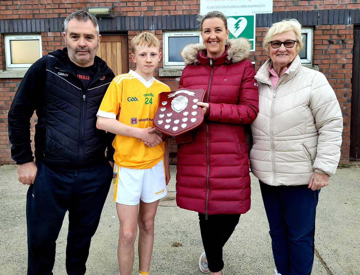 ClonduffGAC's tweet photo. 🏆U13 Football League Final 2022🏆

Full Time in Clonduff Park
Clonduff 3.03
Burren 1.08

The James Mc Cartan Plaque was presented by Maria McConville (née McCartan) and Mrs Mc Cartan

Congratulations boys &amp; coaches - A fantastic result 🏆👏🏆👏 @BurrenGAA @OfficialDownGAA https://t.co/JlCCxFyVUX