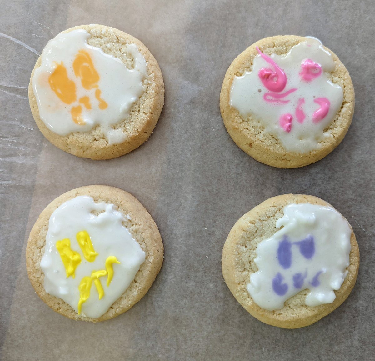 How my littles and I are dealing with our emotions today. 💜
<a href="/bts_bighit/">BTS_official</a> <a href="/BTS_twt/">방탄소년단</a>