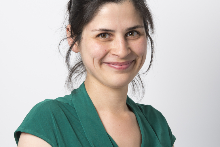 Science_Academy's tweet photo. Say hi to A/Prof @KimLJacobson who leads the B cells and Antibody Memory lab at @MonashBDI, investigating chromatin and transcriptional modifications underlying the formation of immune memory https://t.co/RBzmcJAsWD #STEMWomenWednesday https://t.co/RgUgI0cdjH