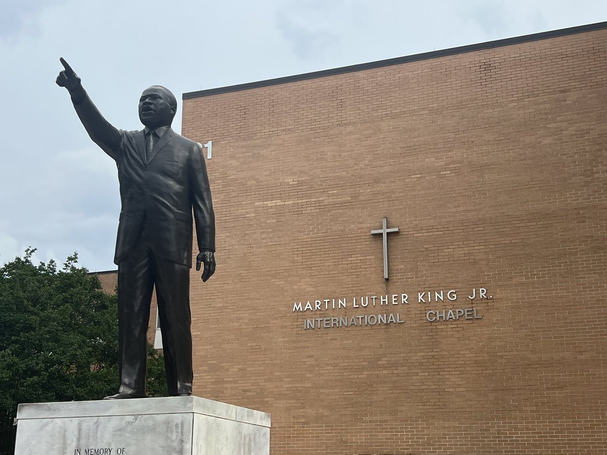 KropFBTwitr's tweet photo. Huge thanks to @coach_McCleary and @MorehouseFB for the amazing visit and campus tour today! The #lightning dropped 3 offers today!! Let’s gooo!!! ⚡️⚡️🐅 🐅 @rfreeman42 @copeland_coach @coachb_upe @hart_de11 @larryblustein @TheCribSouthFLA @Billykid11 @RWrightRivals @Coach_2CAP https://t.co/ukJ0fOrmLO