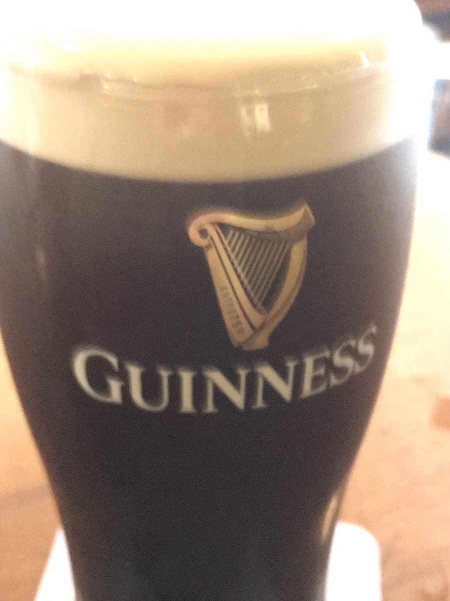 todayInIreland's tweet photo. Ending a wonderful day in Killarney at @TheMurphysBar - as you do. 😍
#TodayInIreland #murphysbar #lovekillarney #Ireland #guinness https://t.co/jXb81aCW1W