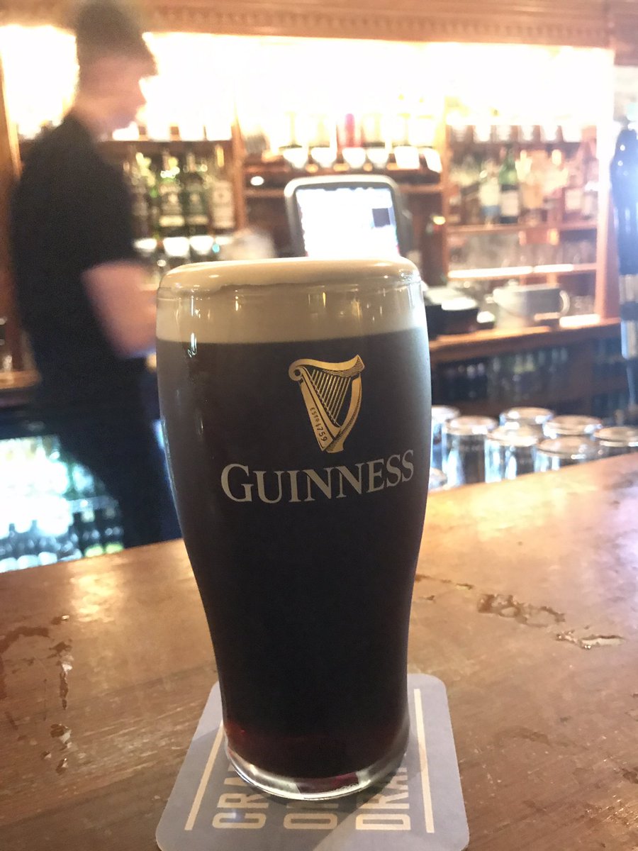 todayInIreland's tweet photo. Ending a wonderful day in Killarney at @TheMurphysBar - as you do. 😍
#TodayInIreland #murphysbar #lovekillarney #Ireland #guinness https://t.co/jXb81aCW1W