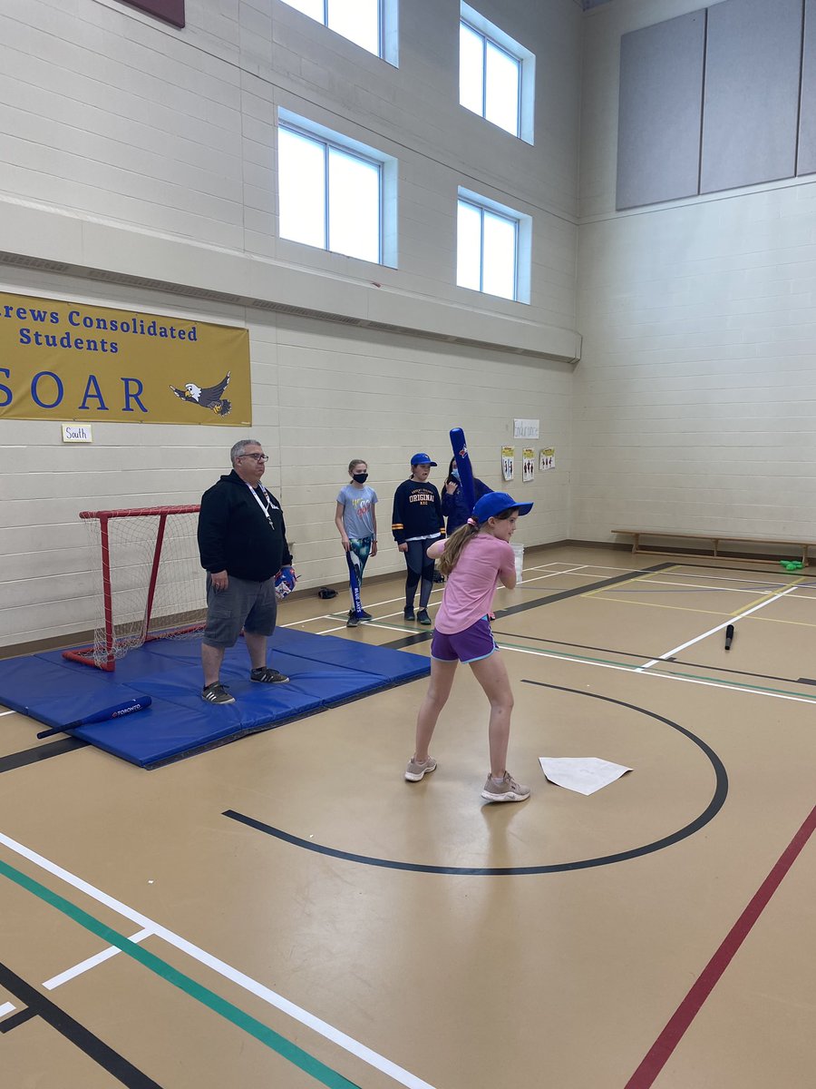 sacseagles's tweet photo. Thanks to @Jayscare for equipment to enjoy the Girls at Bat program @SRCE_NS https://t.co/iJ82WvofpC