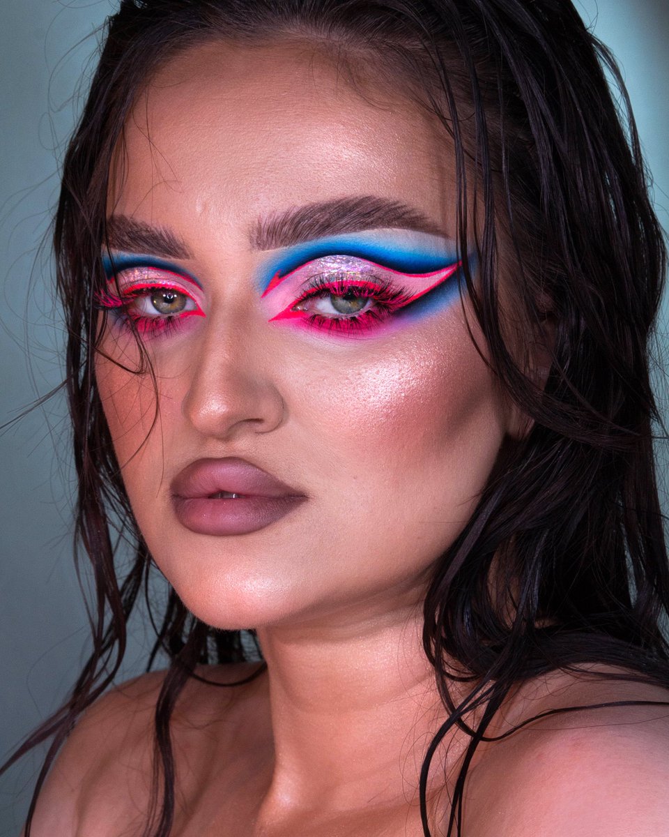 lamariomakeup's tweet photo. 💧💧💧💧💧
Wet look

@ABHcosmetics magic touch concleaer 
@ABHcosmetics dip brow pomade ebony 
@bperfectcosm love tahaiti https://t.co/VgRBpW0sw9