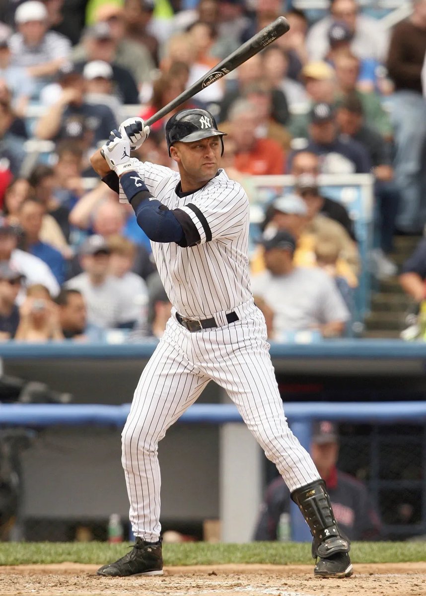 TodayInSportsCo's tweet photo. Share a photo of your favorite MLB player all time.    

I’ll start: https://t.co/EIFj4K976W
