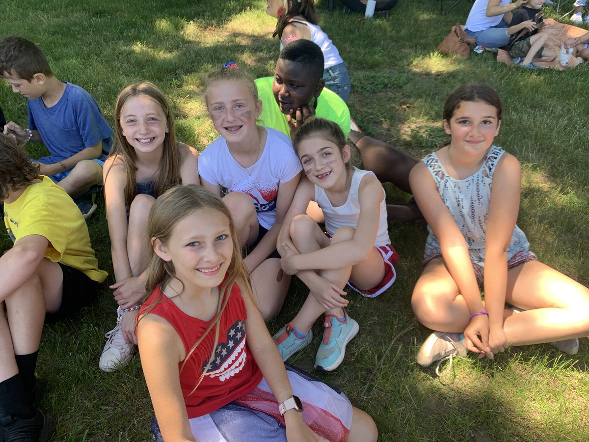 MissG5th's tweet photo. More Flag Day pics https://t.co/8hBmoAH1PU