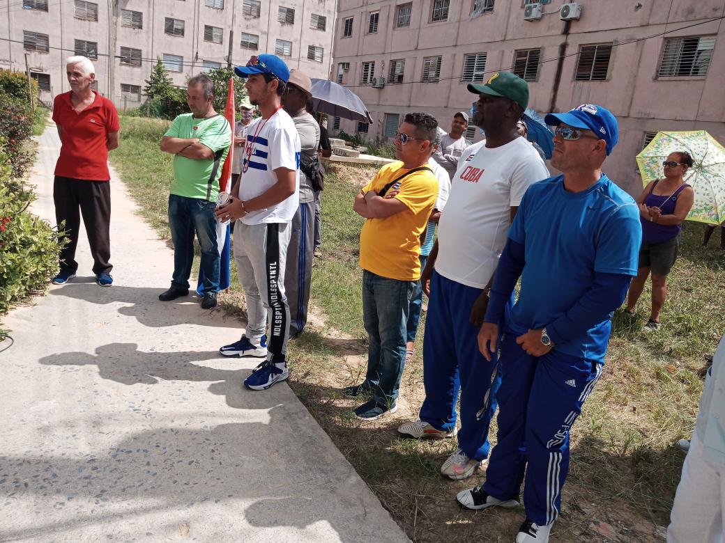 Se realiza recibimiento en #PinarDelRío al medallista panamericano de béisbol categoría sub-15, Alejandro Prieto Alonso. Feliz regreso a la patria campeón!!!
#PorNuevasVictorias
<a href="/CMontiller/">Osvaldo C. Vento Montiller</a>
<a href="/DaniellysPinar/">Daniellys Sánchez González</a>