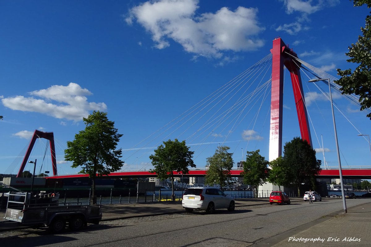 AlblasEric's tweet photo. Goedemorgen (nieuwe)volgers het is woensdag 15 juni 2022. Fijne Dag & Groet van Eric ! #noordereiland #maaskade #willemsbrug https://t.co/gBvqQ5mmK7