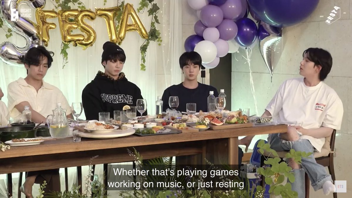 glossysin's tweet photo. i was rewatching the festa dinner and seokjin mentioned that he played for hours and that he shouldn’t live like that so when yoongi said that all he wanted is the members to be happy whether is “playing games” he touched seokjin’s knees to reassure him.. I’m in tears https://t.co/bsYqQCOF5v