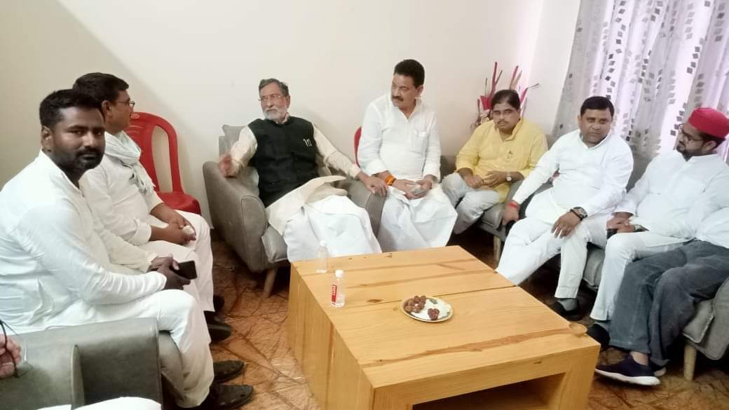 TheBDYadav's tweet photo. #आज़मगढ़ लोकसभा उपचुनाव।
आज़मगढ़ की महान जनता से अपील है की अपने लोकप्रिय प्रत्याशी आदरणीय धर्मेंद्र यादव जी को अपना आशीर्वाद एवं समर्थन देकर भारी मतों विजयी बनाकर राष्ट्रीय अध्यक्ष श्री @yadavakhilesh जी के हाथों को मजबूत करे। https://t.co/kFLCt2PoYT