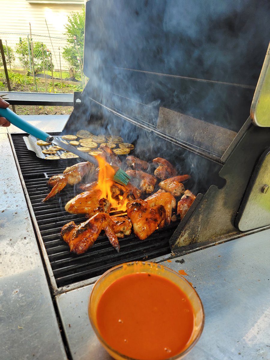 RahKoGen's tweet image. Hot wings