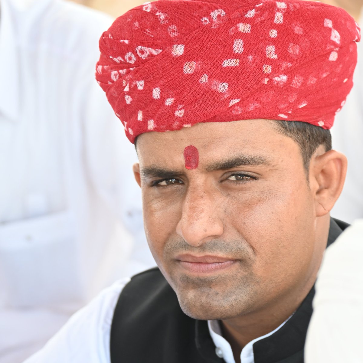 Raychandthory's tweet photo. #नईप्रोफ़ाइलतस्वीर https://t.co/DmtgIAQuHG