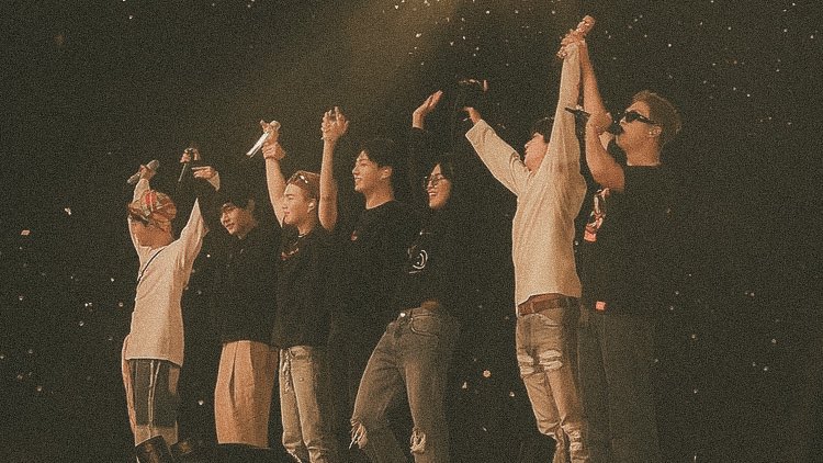 _vbsr_'s tweet photo. forever and always my boys <3 @BTS_twt @bts_bighit #BTS #BTS_ForYouth #RunBTS_BTS https://t.co/fA1u3U8Qjk