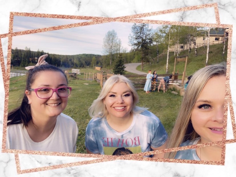 AmberRetallack's tweet photo. Just started to recover from an amazing weekend bunking with these cuties &amp; enjoying @Camp_Hooha jamboree activities &amp; libations. I forgot how empowering &amp; soul nourishing it is to spend the weekend having fun with 150+ wonderful women. My heart is full &amp; the hug deficit is over! https://t.co/V4TUWjSGXn