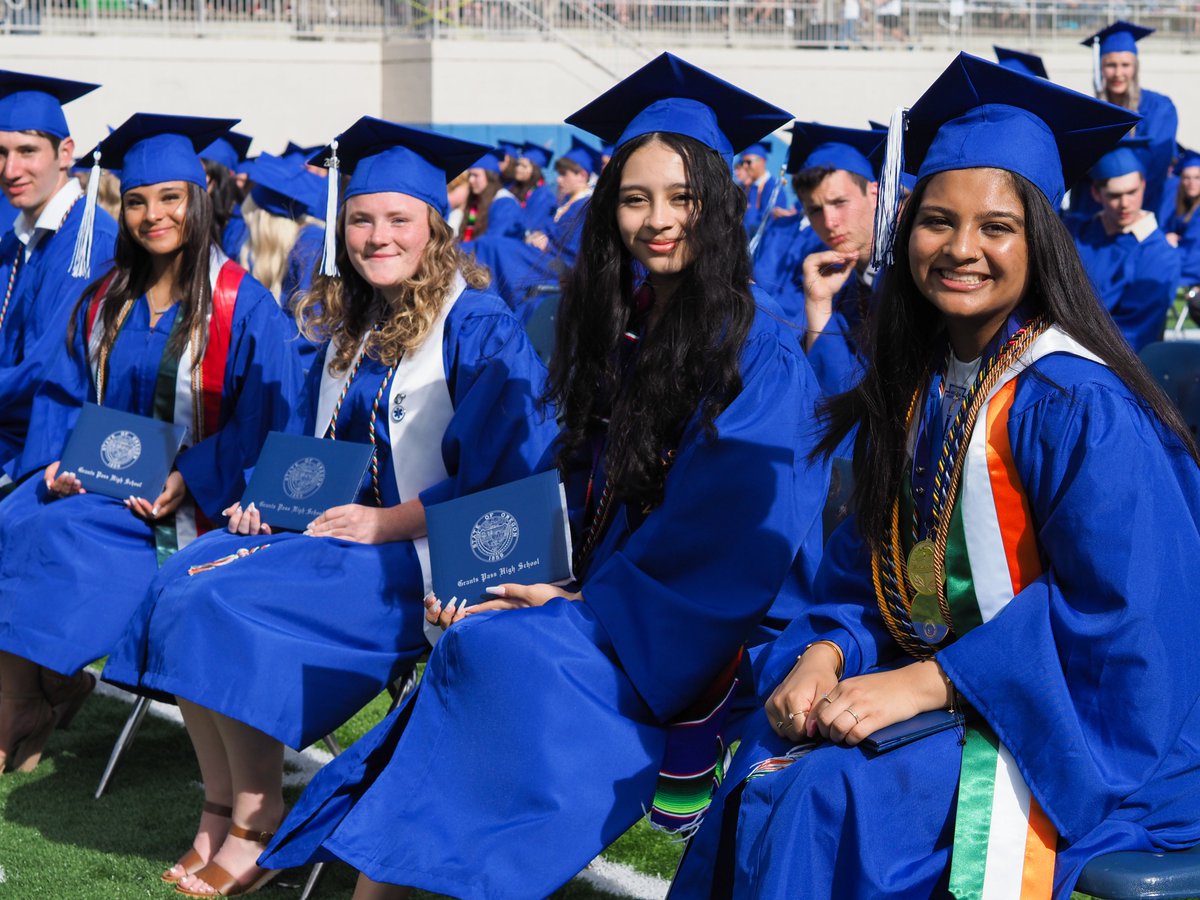 Grants Pass School District 7 tweet media