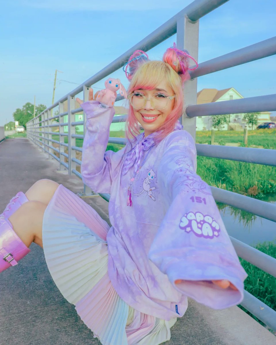 Kammiepompom's tweet photo. https://t.co/S2b7Ja8hmt

@JapanLA x Mew @Pokemon Spirit Jersey 🥰💜💖!! I love the comfy loose fit! The MEW letters are iridescent!

 Thank you Mal for the 📸 :3!!!

 #japanla 💜 #mew 💖 #japanlaxpokemon 💜 #spiritjersey 💖 #japanlaxpokémon 💜 #mewcollection 💖 #pokemonsweatshirt https://t.co/VWAXpgkYA9
