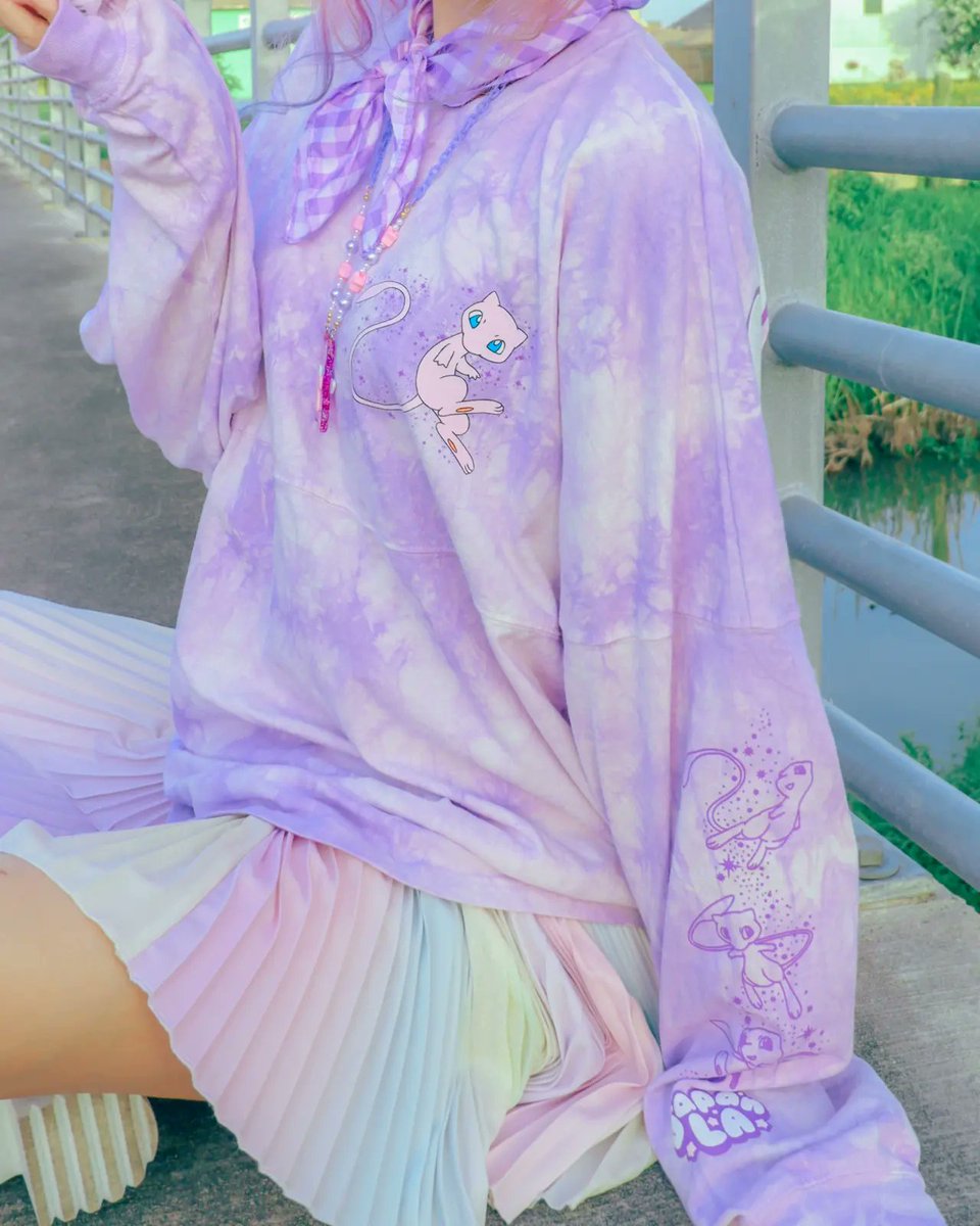 Kammiepompom's tweet photo. https://t.co/S2b7Ja8hmt

@JapanLA x Mew @Pokemon Spirit Jersey 🥰💜💖!! I love the comfy loose fit! The MEW letters are iridescent!

 Thank you Mal for the 📸 :3!!!

 #japanla 💜 #mew 💖 #japanlaxpokemon 💜 #spiritjersey 💖 #japanlaxpokémon 💜 #mewcollection 💖 #pokemonsweatshirt https://t.co/VWAXpgkYA9