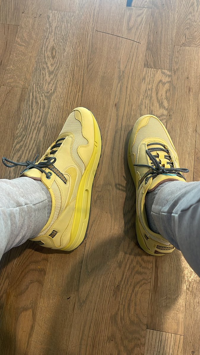 kcrumley87's tweet photo. There’s good days, then there’s unds days. Thanks again @SoleRetriever for the notifications. #onlygooddays https://t.co/CgaGKcdAcj