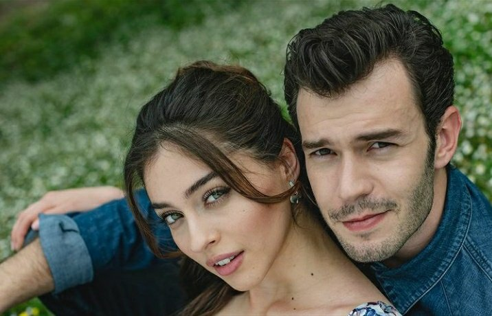 Alexa_Illanes20's tweet photo. GRACIAS ETERNAS A BAHT OYUNU ❤️🧿
FELIZ ANIVERSARIO MIS SEÑORITAS BONITAS 🥳
#BahtOyunu . #AdBor .  #CemreBaysel .  #AytaçŞaşmaz https://t.co/2znqcrptSk