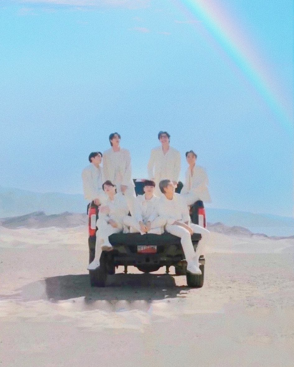 ChiaroSabrina's tweet photo. ‘till the day we meet again… stronger that ever!💜 #bts https://t.co/FNCa1ixWcY