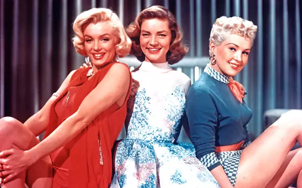 iShowTunes's tweet photo. .@TCM is airing #HowToMarryAMillionaire, at 8 p.m. ET TONIGHT & #HowToSucceedInBusiness... at 9:45 p.m. ET !!!
#MarilynMonroe #LaurenBacall #BettyGrable
#RobertMorse #MicheleLee #RudyVallee
#TCMParty ♥ @TCM_Party https://t.co/2a6XhYAuvW