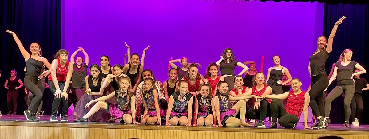 cunha_e's tweet photo. Such fun and empowering performances!  Loved it all 💃♥️#MineolaProud @MineolaMS @AislinnOliveri https://t.co/FKdX6H5djn