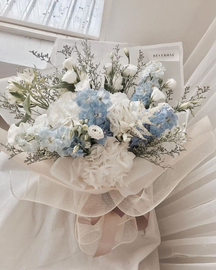 siblings_kim's tweet photo. To help celebrate the birthday of my wonderful friend and ceo of midnight entertainment ace I decided to do this blue aesthetic #MidnightEntertainment https://t.co/cd50ZF0BIz