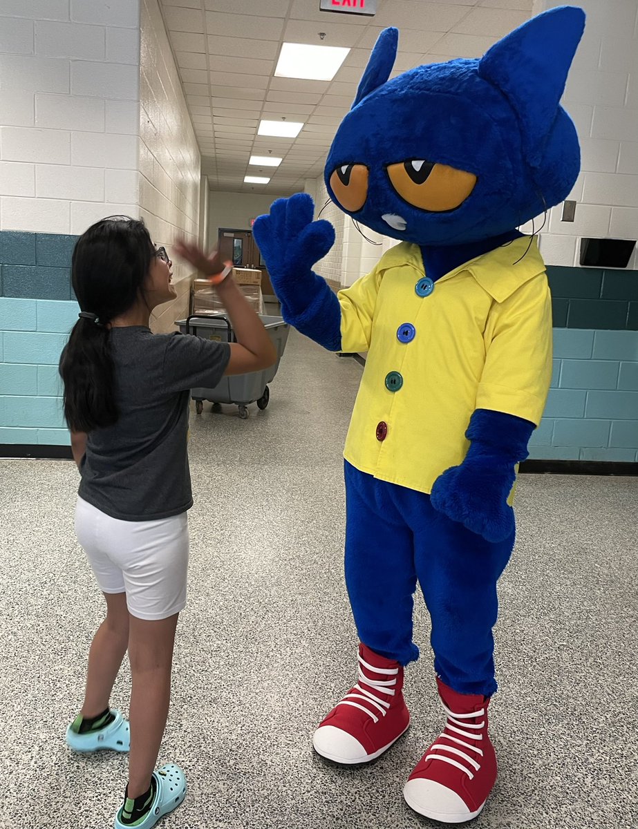 Practicing early reading skills at Leap into Literacy! <a href="/ForsythPL/">ForsythPL</a> <a href="/ChestateeES/">Chestatee Elementary</a> #fcsliteracy
