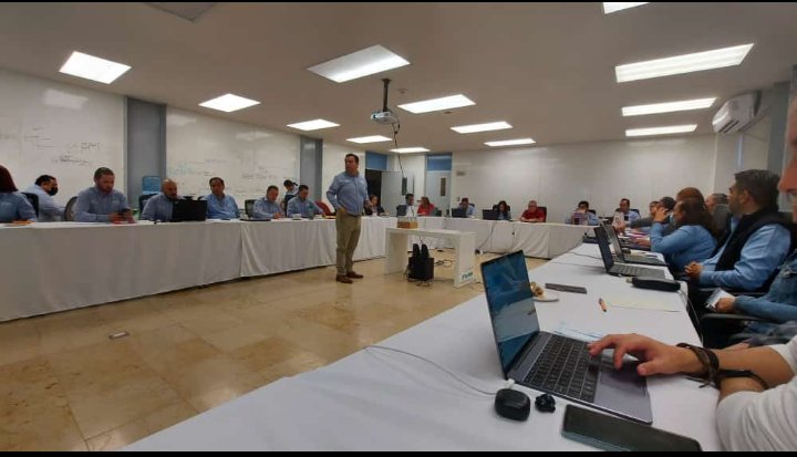 ErnestoPolloACS's tweet photo. Reunión directiva Jalisco. 🇲🇽📚⚙️🌎 @GobiernoJalisco #TECMM https://t.co/NsojHy7FpV