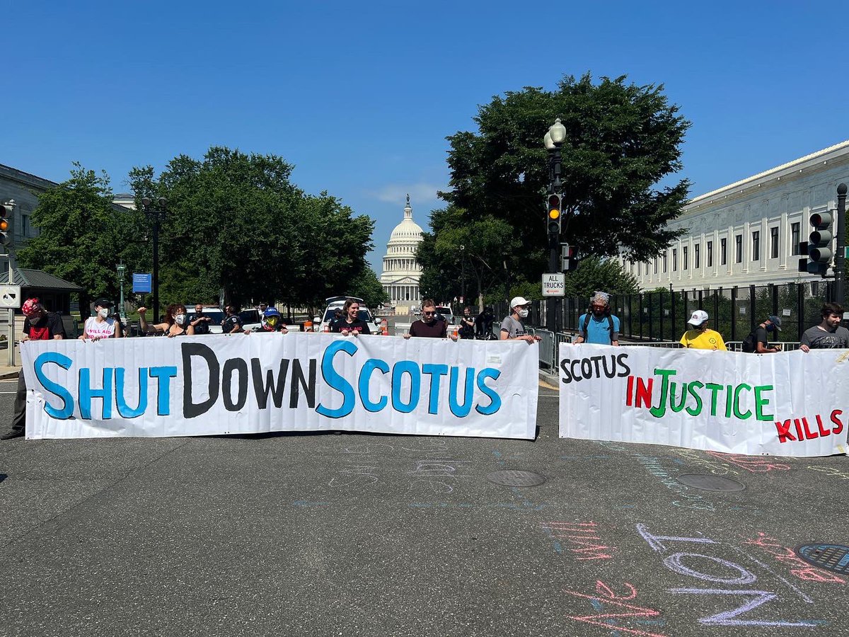 xr_dc_'s tweet photo. Abortion rights are human rights, and that must be protected and defended. The Supreme Court is trying to take away these rights, so we #shutdownSCOTUS on Monday with @ShutDown_DC @OurRightsDC @ArmInArm_DC @WIT_2022 @downrightimp and many others.
#abortionrights https://t.co/aEvc5Ycqgh