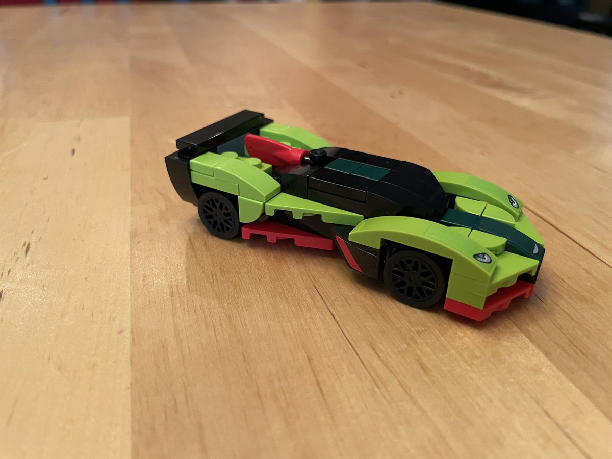 VTFitzC's tweet photo. All teasing about the free-with-purchase #lego #astonmartin #speedster, it has very nice details for the scope of the set and it’s actually almost minifig scale (slightly too small, but it doesn’t look out of place next to a minifig. Very happy with it! https://t.co/nYCod3U3tr