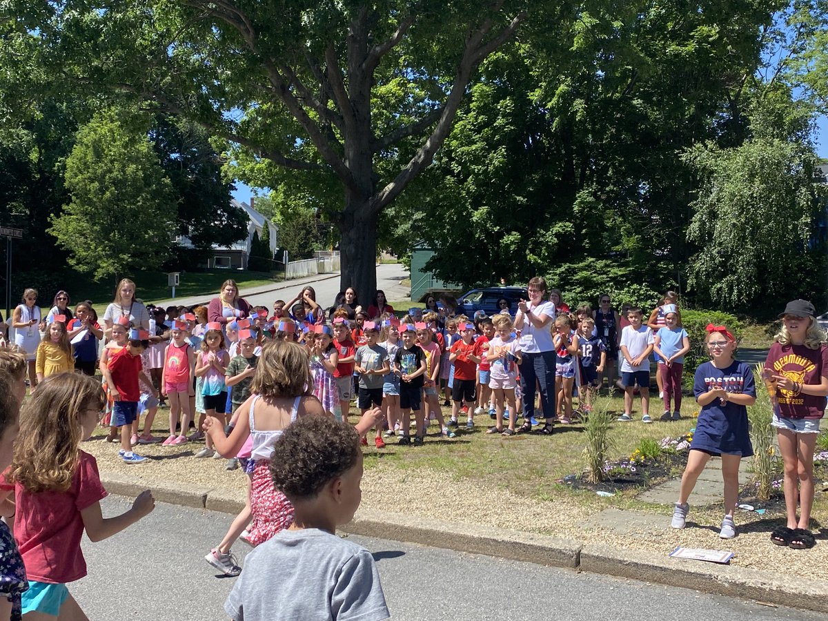 PingreePride's tweet photo. Thank you Emma Mayes WPS senior, former Pingree student, for beautifully singing The Star Spangled Banner. Flag Day was celebrated today with students singing patriotic songs, reciting poems,  and providing flag facts to commemorate the adoption of the flag of the United States. https://t.co/P9duo7mVlZ
