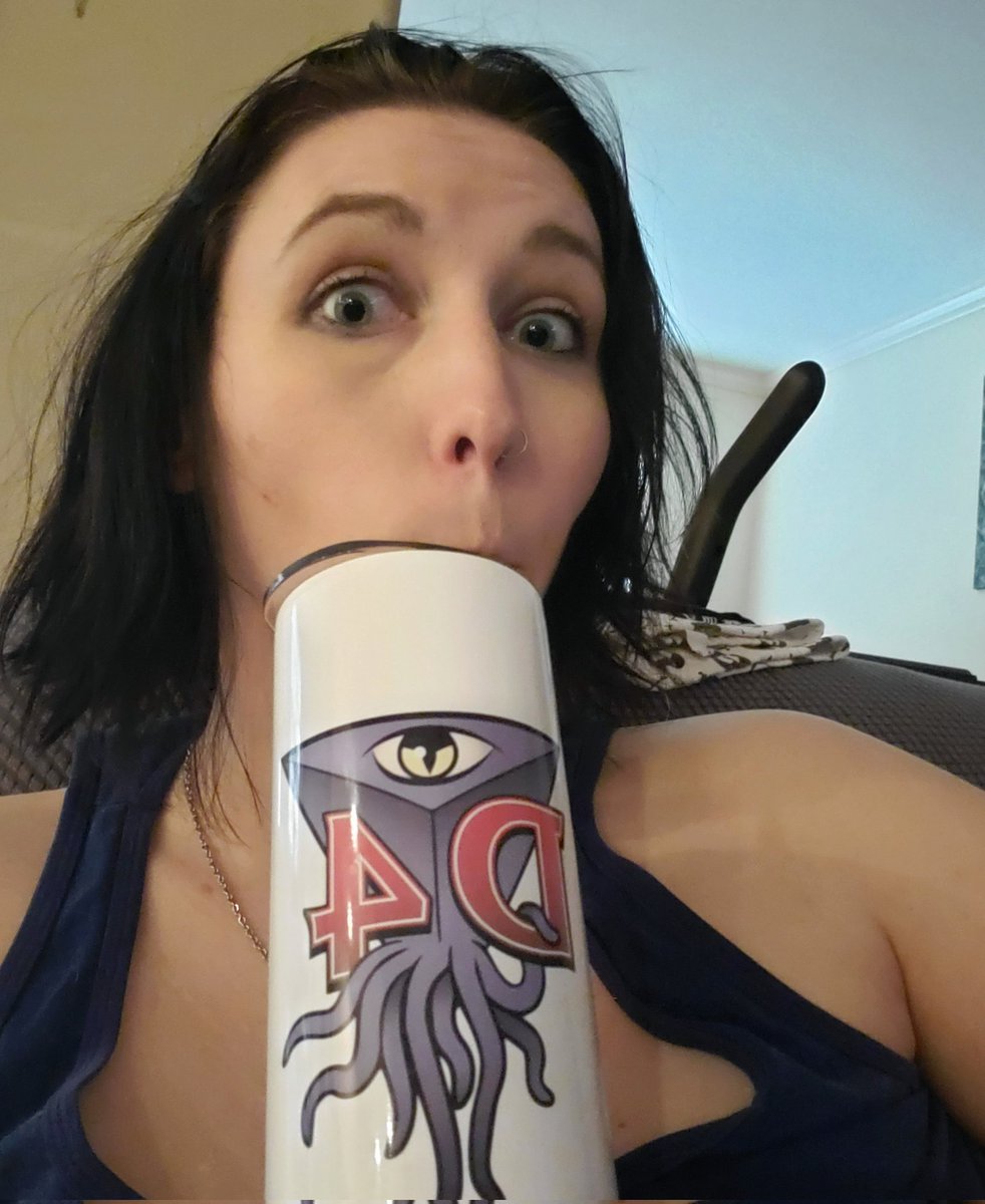 JessicaSkell's tweet photo. **AS SEEN ON TWITCH**
I got the new @D4DnDRPG Tumbler! It has been a life safer during this heat wave. The ice liiiiives!
Get yours from https://t.co/BHkEk4feET!
#hydrate #dnd #BFGS https://t.co/7Wxdc5sVnn