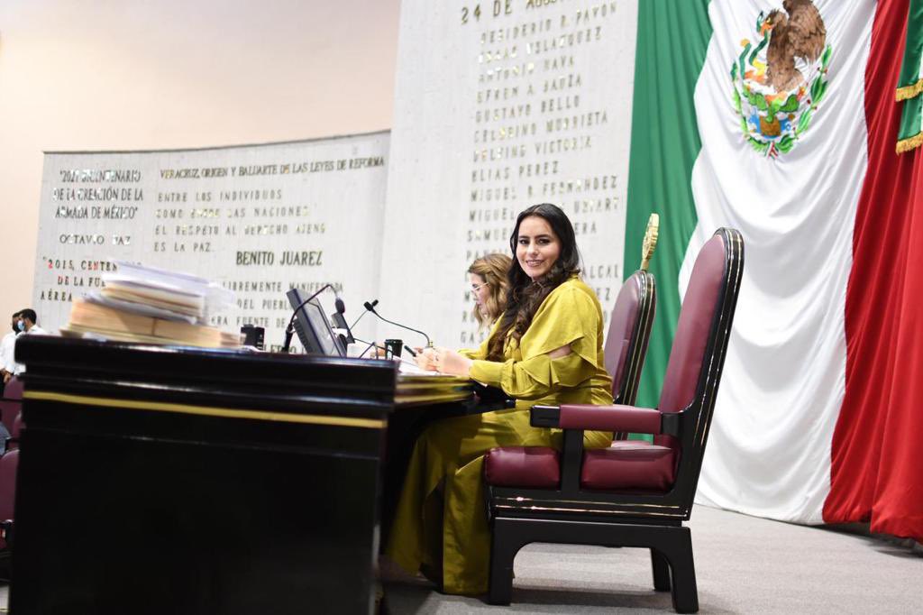 GLPRI_VER's tweet photo. El Grupo Legislativo PRI presente en la Quinta Sesión Ordinaria del H. Congreso del Estado de Veracruz. 
@legisver @Marlon_RamirezM @AniluIngram @AriannaAngelesA https://t.co/dPRKlNX8bW