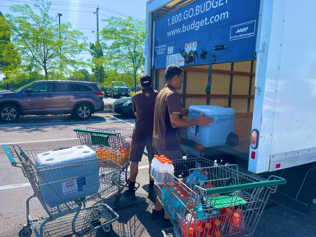 JoeThornburg's tweet photo. Is the Arizona? @UPSphoenix No it’s Heaven Heating up in Davenport IOWA! 🥵 Safety Committee Keeping em COOL. @ShawneKoch @jrindafernshaw @thuberb22 @KronfeldA_25 https://t.co/5XSv9PKSVJ