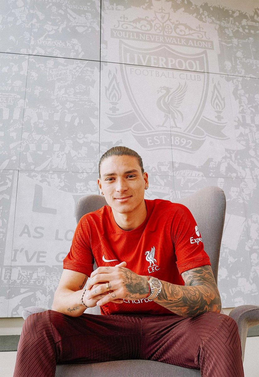 estacaolfc's tweet photo. 🎙️Darwin Nuñez: “Acho que devo ter tido um desempenho muito bom para me encontrar no Liverpool. Quero ter certeza de que vou continuar tendo um bom desempenho, continuar no caminho certo e não me desviar desse caminho, mantendo-me sempre humilde e com os pés no chão.” https://t.co/7UyazuLKOo