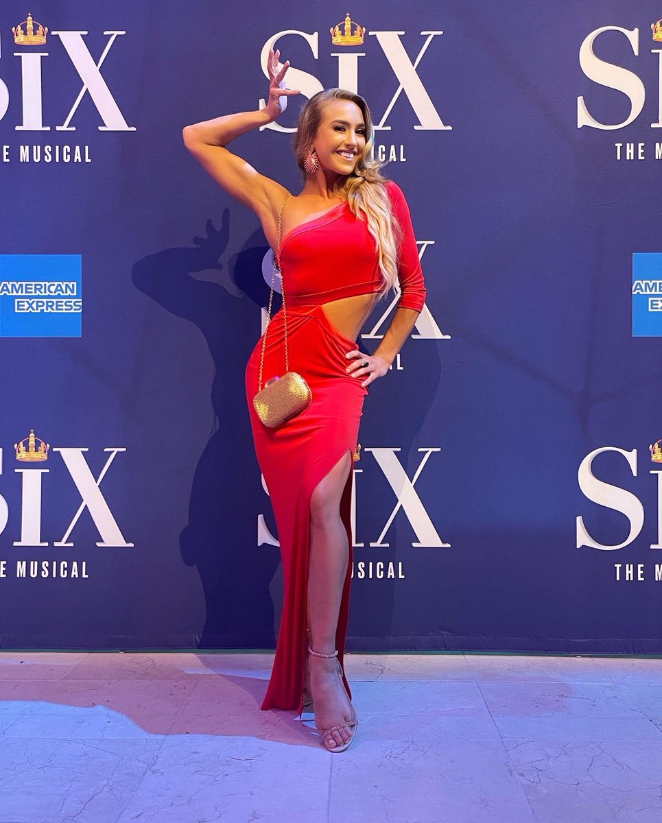 DeeTomasetta's tweet photo. THE TONY AWARDS 2022 // SIX the Musical BROADWAY
Dreams do come true.
✨😭💃🏼 https://t.co/O04LfQVe0Z