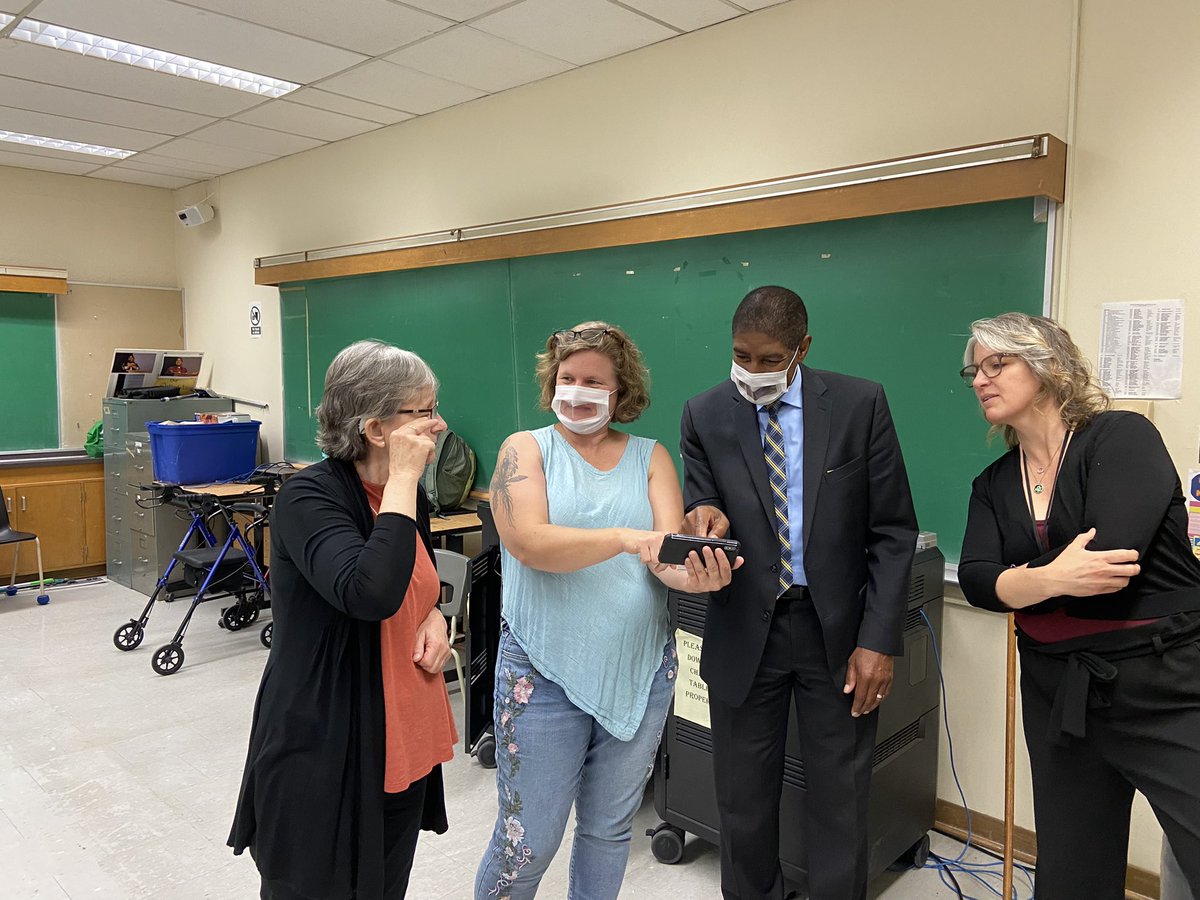 Roni Felsen tweet media